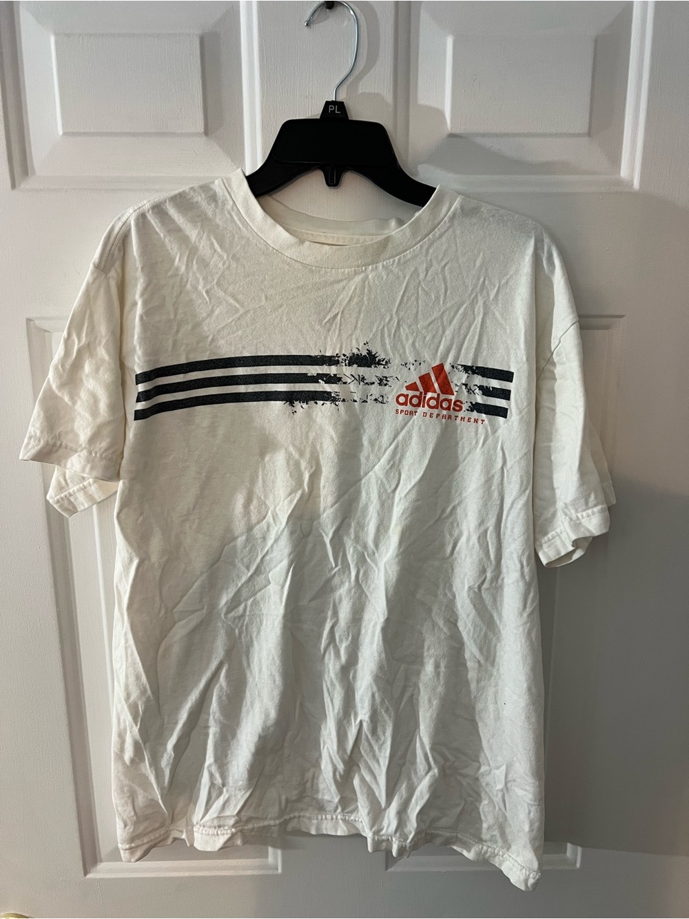 Men’s (M) (4) Bundle Shirts/ Hoodie